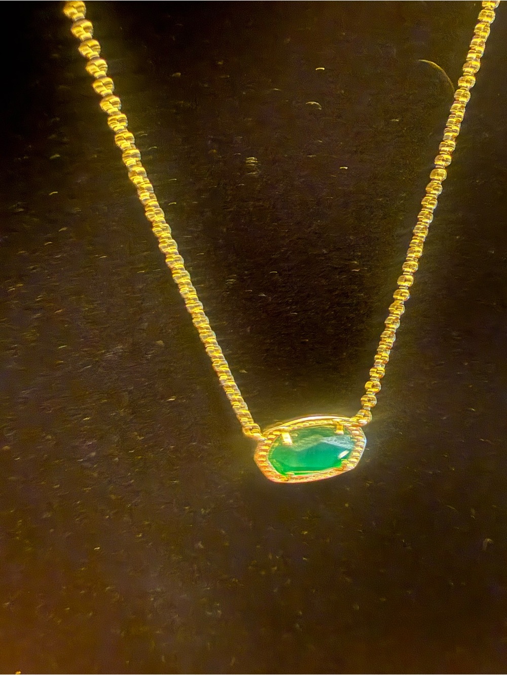 Kendra Scott Elisa 14K Gold Pendant Necklace in Emerald Cat’s Eye - Picture 5 of 12